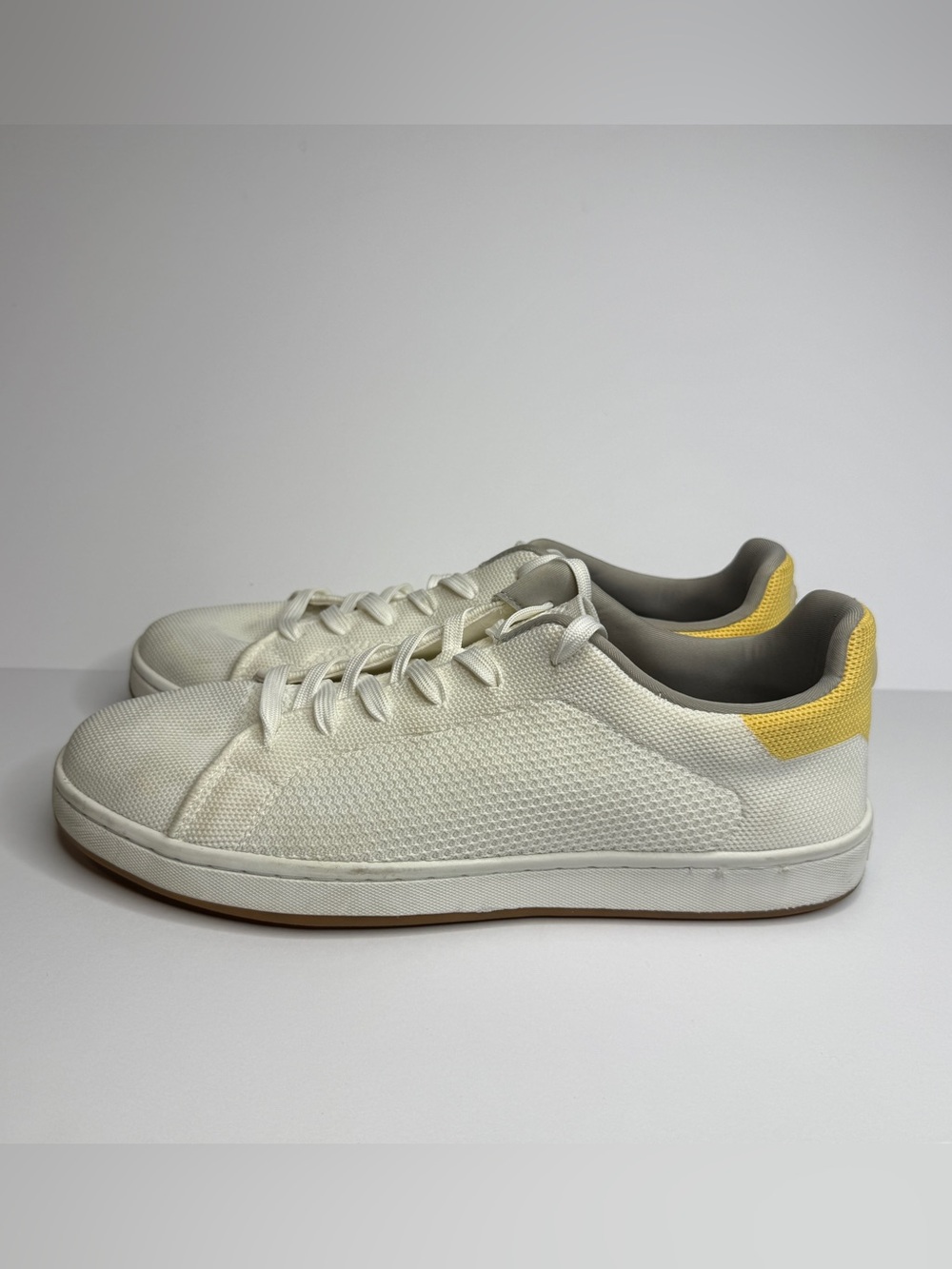 SUAVS The Classic Mens Knit Low Top Shoe White Yellow Breathable Size 13 EUR 46